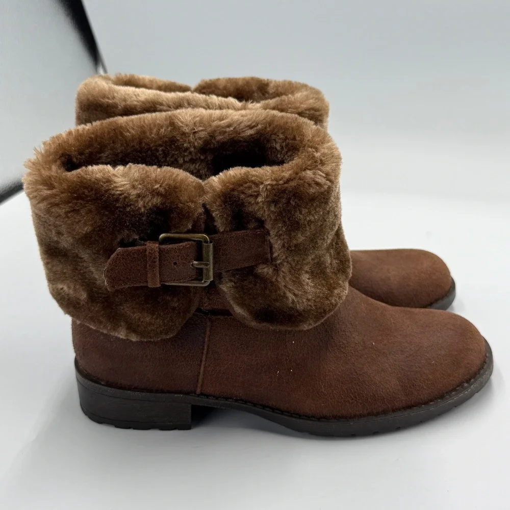 Bass‎ Women Brown Faux Fur Lined Ankle Boots With Buckle Accent Size 6M Leather